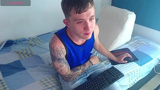 Snapshot of Dylanwhite23_ chatting on 01/19/25, 03:29 Dylanwhite23 online show from 01/19/25, 03:29