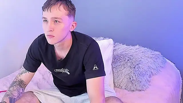 Snapshot of Dylanwhite23_ chatting on 02/26/25, 03:52 Dylanwhite23 online show from 02/26/25, 03:52