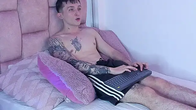 Snapshot of Dylanwhite23_ chatting on 03/06/25, 02:30 Dylanwhite23 online show from 03/06/25, 02:30