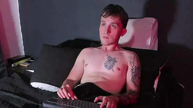 Snapshot of Dylanwhite23_ chatting on 09/25/25, 12:14 Dylanwhite23 online show from 09/25/25, 12:14