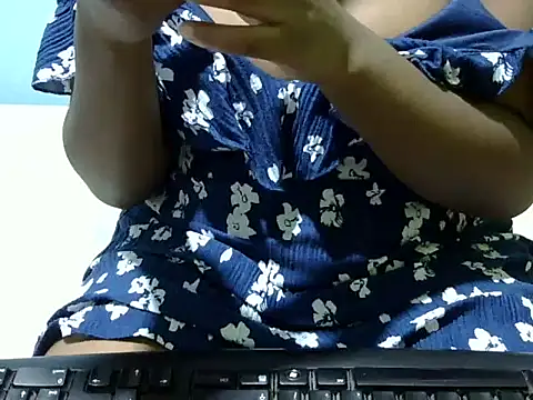 prettylacey3 online show from 12/01/25, 05:34