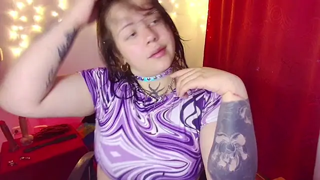Snapshot of Sabrina_scarlett chatting on 01/16/25, 01:16 Sabrina scarlett online show from 01/16/25, 01:16