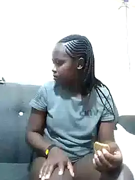 Snapshot of Sweetcecie01 chatting on 09/27/25, 09:09 Sweetcecie01 online show from 09/27/25, 09:09