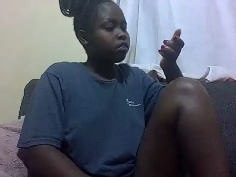 Sweetcecie01 online show from 04/23/26, 07:05