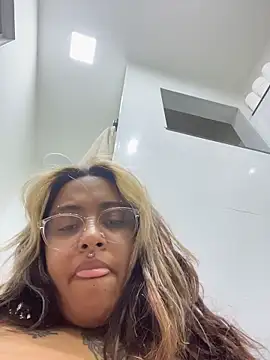 lolafairytail online show from 12/15/25, 04:00