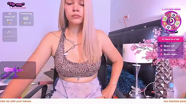 Snapshot of daniela_beauty chatting on 05/21/26, 10:11 daniela beauty online show from 05/21/26, 10:11