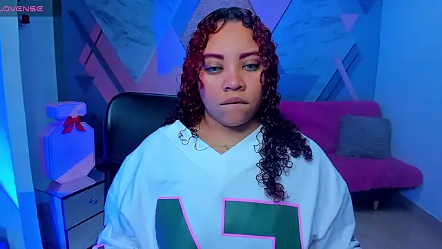 AngelaCoffee online show from 10/26/25, 03:45