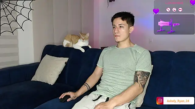 ashely ryan24 online show from 10/28/25, 02:15