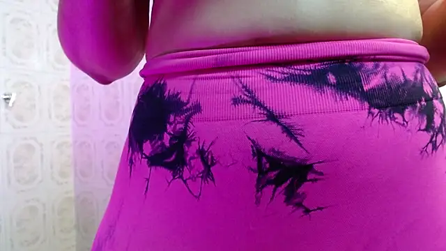 Snapshot of Sophy_wm chatting on 10/22/25, 04:13 Sophy wm online show from 10/22/25, 04:13