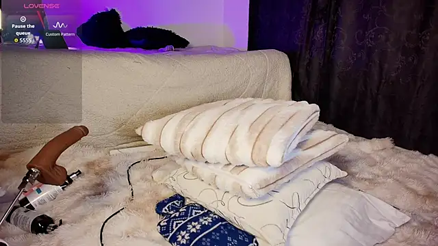 Madeline Dreams online show from 10/02/25, 09:27