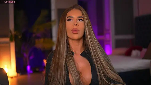 MissKiarra online show from 04/23/26, 07:49