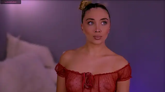 Snapshot of Jessielle chatting on 10/04/25, 04:27 Jessielle online show from 10/04/25, 04:27