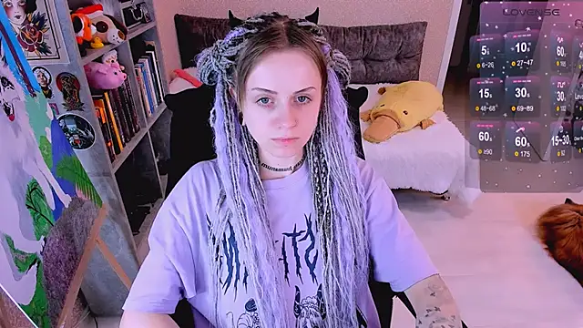 Snapshot of NaniMoore chatting on 12/06/24, 11:00 NaniMoore online show from 12/06/24, 11:00