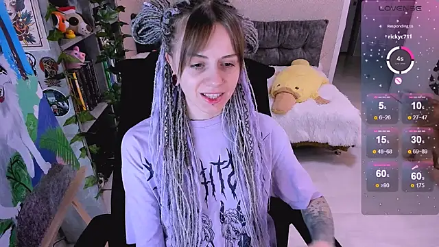 Snapshot of NaniMoore chatting on 12/25/24, 11:11 NaniMoore online show from 12/25/24, 11:11