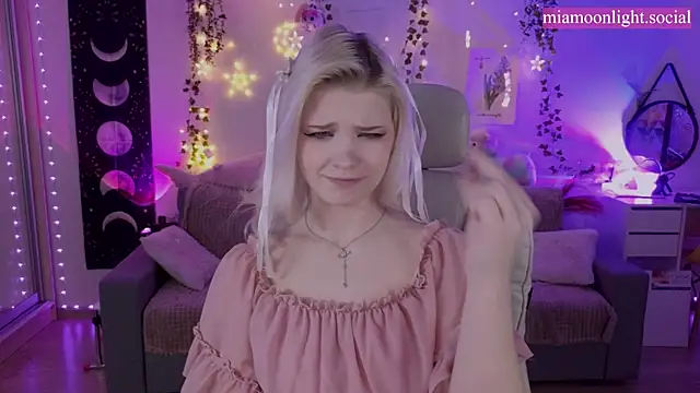 Moonlight Mia online show from 03/08/25, 07:20