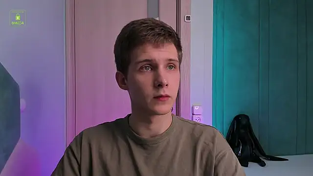 Snapshot of MarkGWalker chatting on 12/25/24, 03:49 MarkGWalker online show from 12/25/24, 03:49