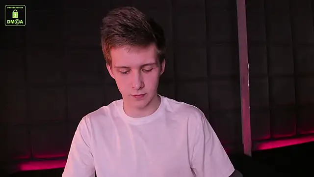 Snapshot of MarkGWalker chatting on 03/11/25, 03:45 MarkGWalker online show from 03/11/25, 03:45