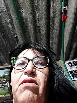 clarita 01 online show from 10/02/25, 10:44