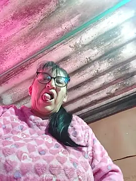 clarita 01 online show from 11/08/25, 11:21