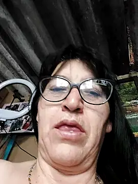 clarita 01 online show from 11/10/25, 11:42