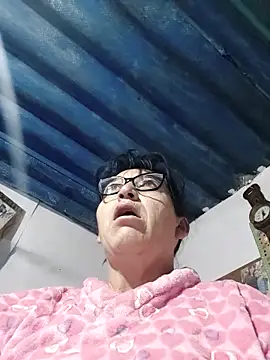 clarita 01 online show from 04/12/26, 11:04