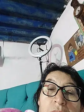 clarita 01 online show from 04/23/26, 12:29