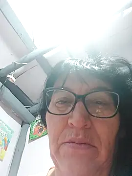 Snapshot of clarita_01 chatting on 06/26/26, 10:52 clarita 01 online show from 06/26/26, 10:52