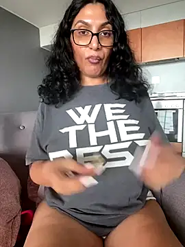 Indianbutter11 online show from 11/05/25, 06:24