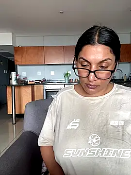 Indianbutter11 online show from 12/22/25, 06:43