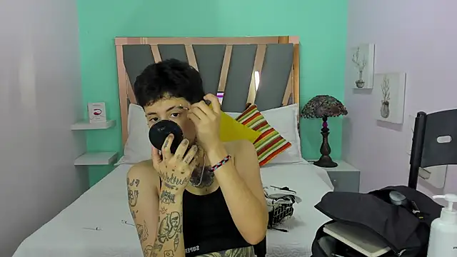 Ethan lennox online show from 12/17/25, 07:31