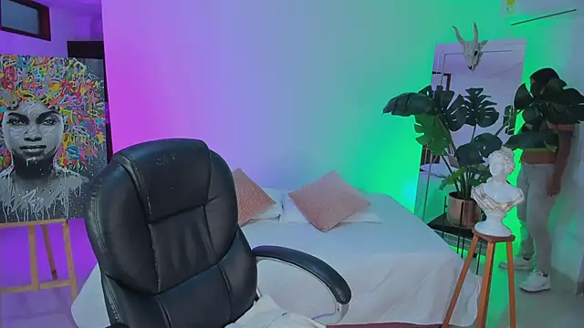 JANYLOVE   online show from 02/17/26, 10:45