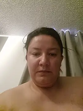 Snapshot of kitty_84 chatting on 02/17/26, 12:01 kitty 84 online show from 02/17/26, 12:01