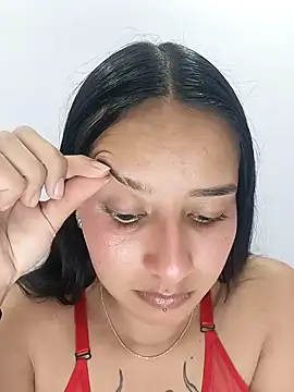 Snapshot of _vaness chatting on 12/26/24, 04:32 vaness online show from 12/26/24, 04:32