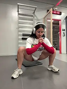 Snapshot of _vaness chatting on 01/06/26, 04:49 vaness online show from 01/06/26, 04:49