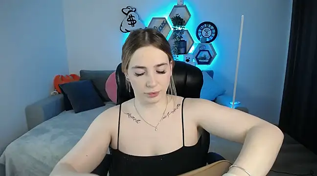 SabrinViolet online show from 03/22/25, 09:13