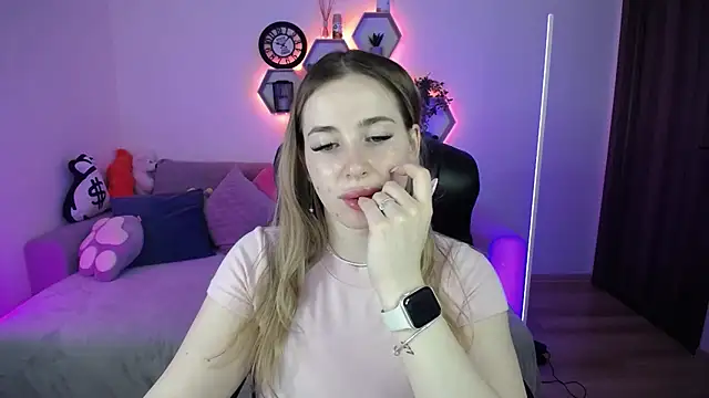 SabrinViolet online show from 03/31/26, 08:04