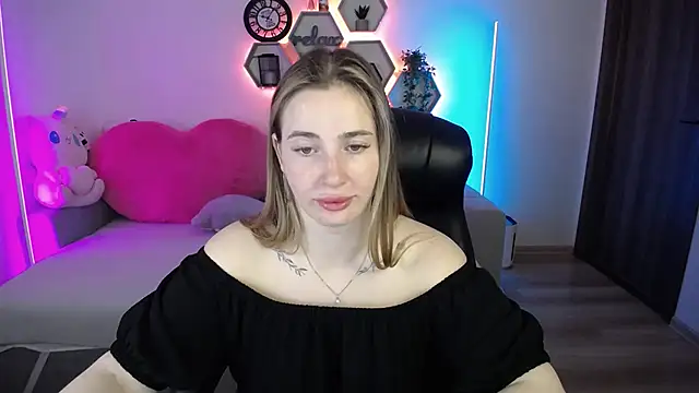 Snapshot of SabrinViolet chatting on 06/20/26, 08:06 SabrinViolet online show from 06/20/26, 08:06