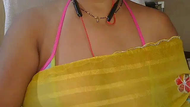 Snapshot of Cute_Ruhi99 chatting on 10/12/25, 08:02 Cute Ruhi99 online show from 10/12/25, 08:02