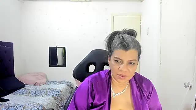 vikyadams online show from 10/22/25, 10:09