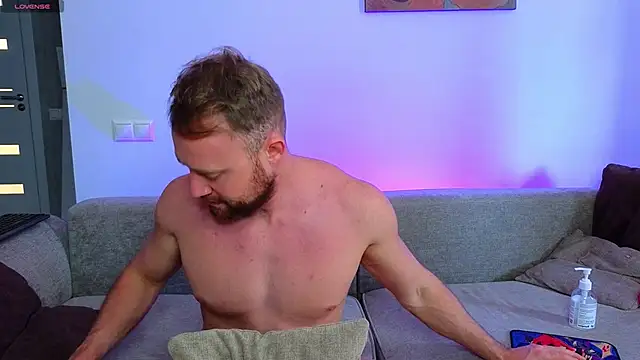 MaxMia online show from 12/20/24, 08:28