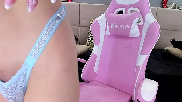 Snapshot of PamelaAnderson_2 chatting on 02/08/25, 07:48 PamelaAnderson 2 online show from 02/08/25, 07:48