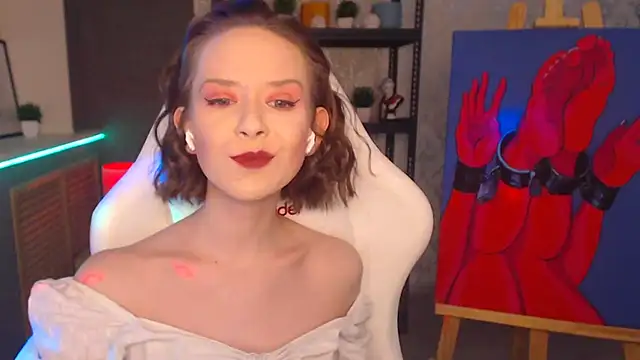 Snapshot of FascinatingEyess chatting on 12/19/24, 10:21 FascinatingEyess online show from 12/19/24, 10:21