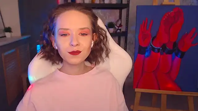 Snapshot of FascinatingEyess chatting on 12/29/24, 06:05 FascinatingEyess online show from 12/29/24, 06:05