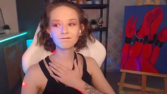 Snapshot of FascinatingEyess chatting on 01/06/25, 05:59 FascinatingEyess online show from 01/06/25, 05:59