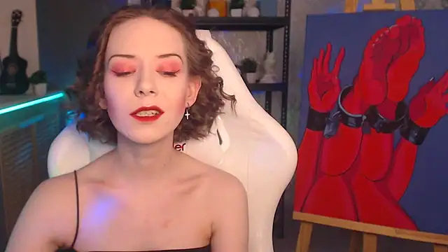 Snapshot of FascinatingEyess chatting on 10/05/25, 05:55 FascinatingEyess online show from 10/05/25, 05:55