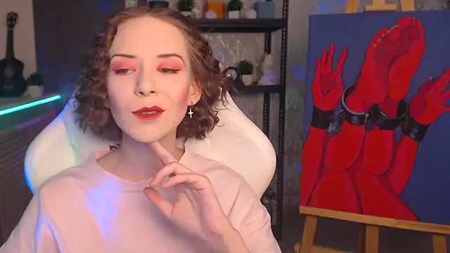 Snapshot of FascinatingEyess chatting on 10/10/25, 06:40 FascinatingEyess online show from 10/10/25, 06:40