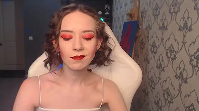 Snapshot of FascinatingEyess chatting on 05/06/26, 05:07 FascinatingEyess online show from 05/06/26, 05:07