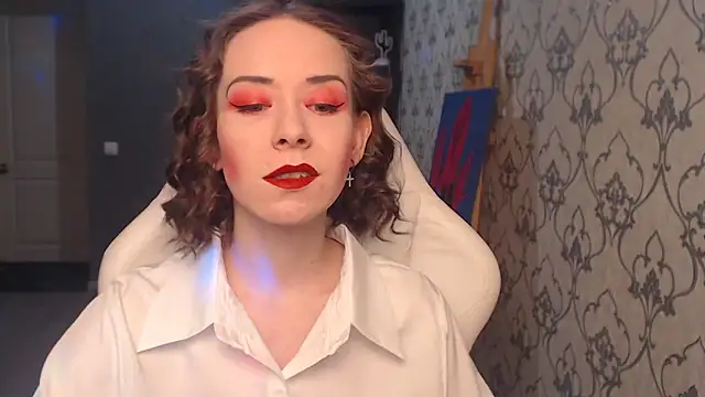 Snapshot of FascinatingEyess chatting on 05/27/26, 06:05 FascinatingEyess online show from 05/27/26, 06:05