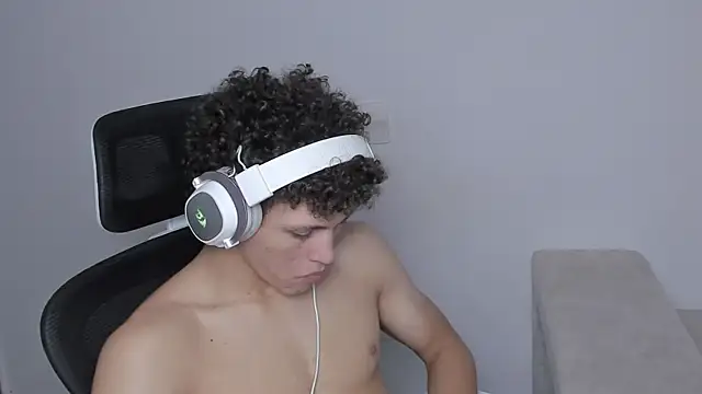 laurent nova online show from 09/18/25, 06:43