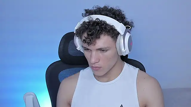 laurent nova online show from 10/21/25, 04:51